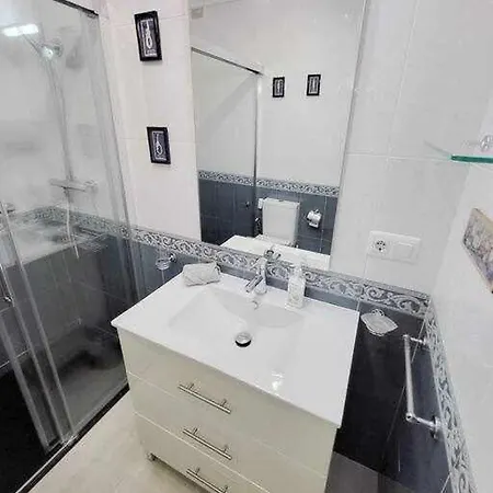 아파트 Boliches House! 200m Wifi 푸엔히롤라